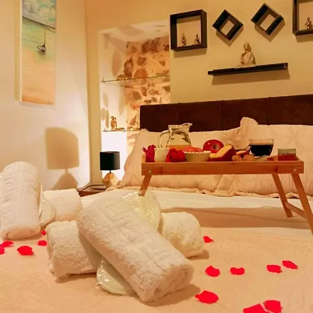Harmony 2 In Gold Apartment