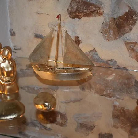 Harmony 2 In Gold Apartment